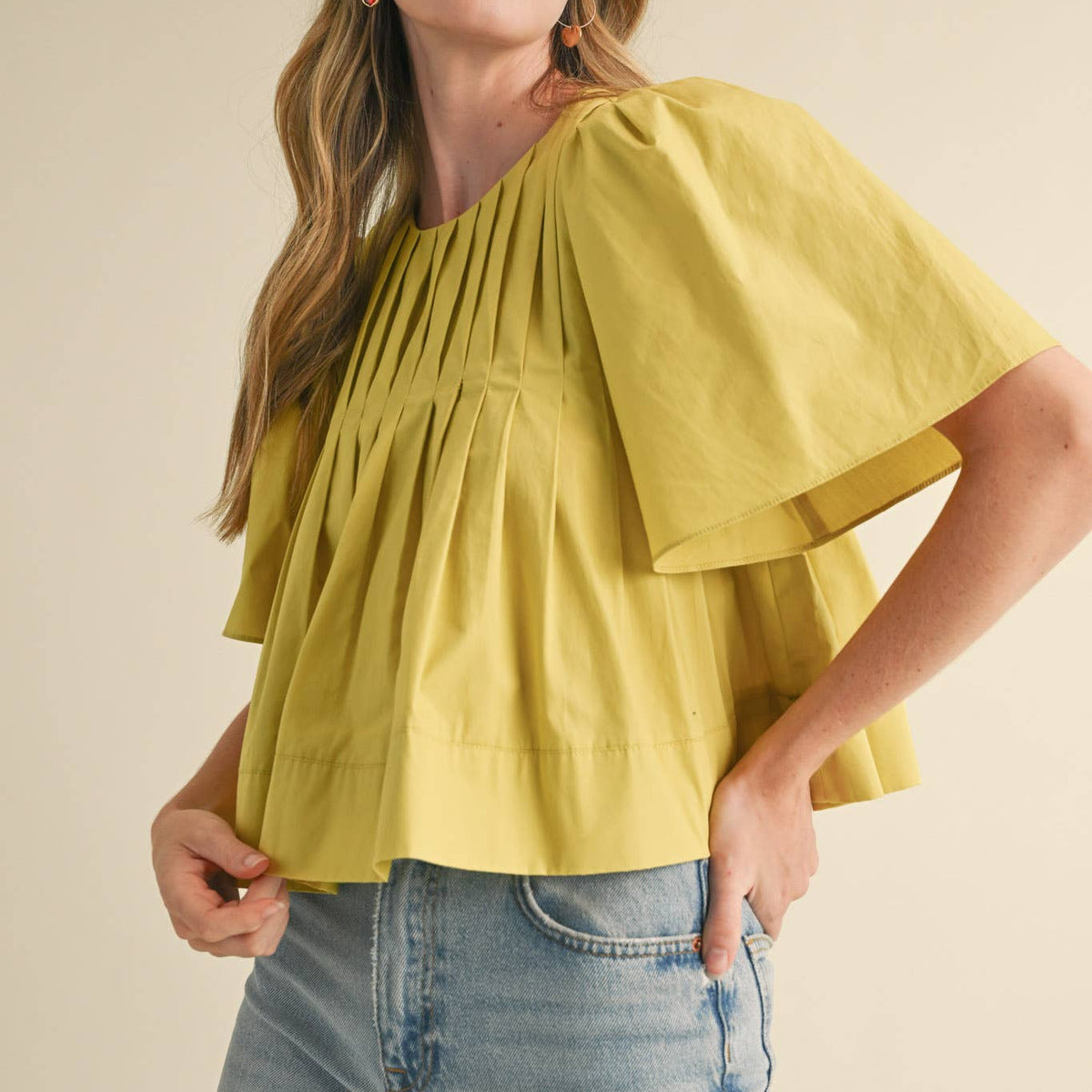 Stretch Pleats Short Sleeve Top main image 1