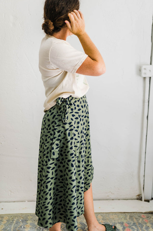 celebrate the little things | cream boxy cropped tee