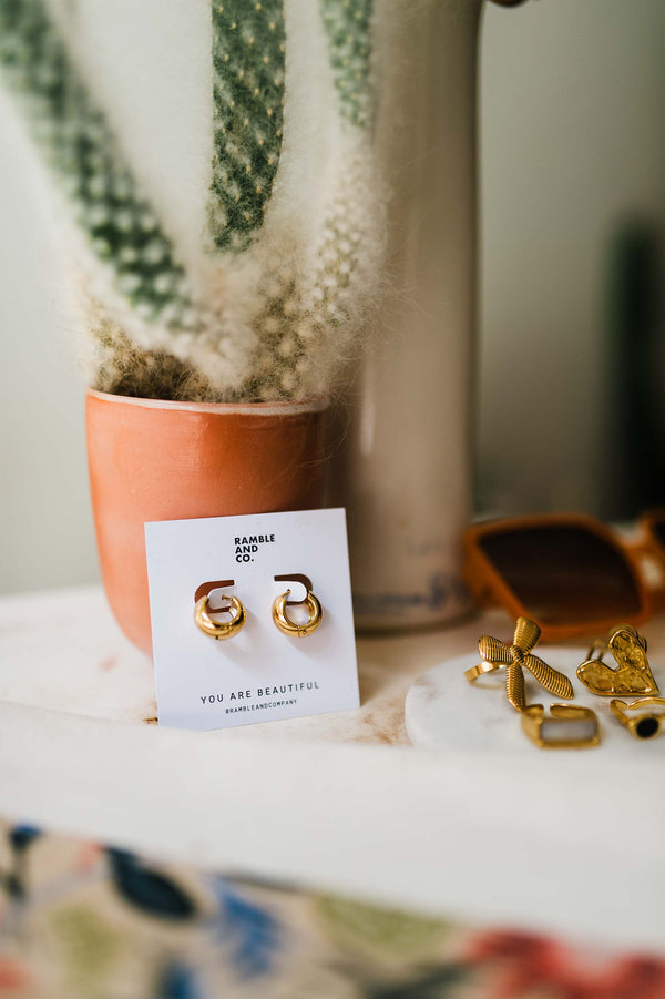 classic hoop earring | 18k gold earrings