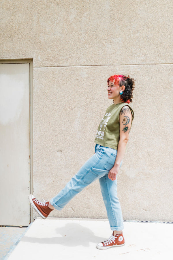 squeeze the most out of life | faded army boxy muscle tee