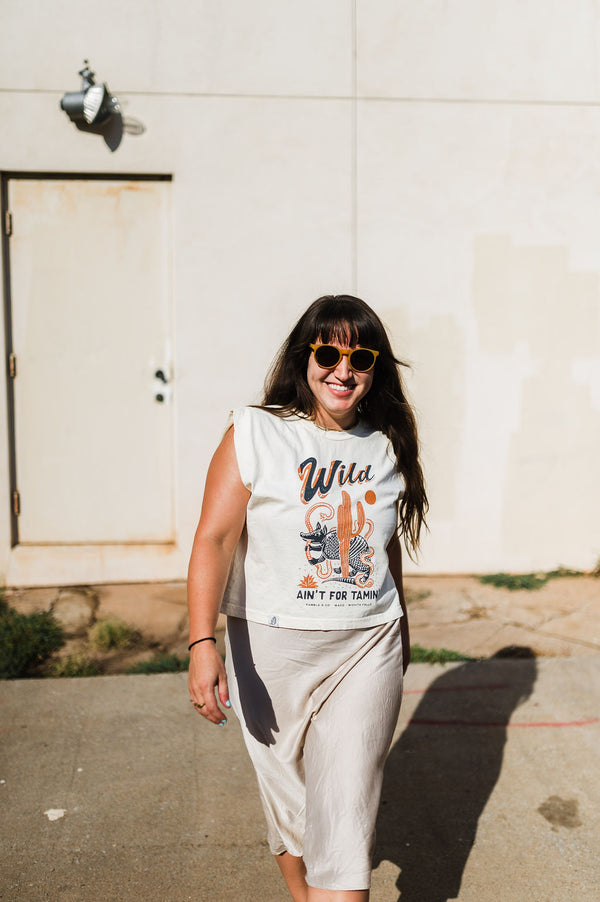 wild ain't for tamin' desert | cream boxy muscle tee