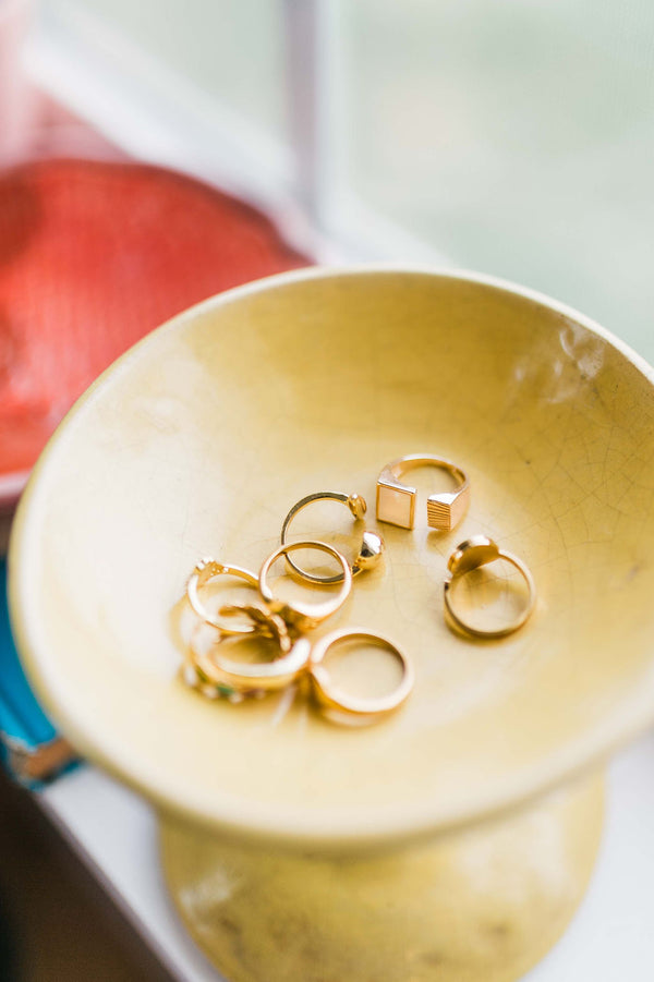 mateo modern signet ring | 18K gold