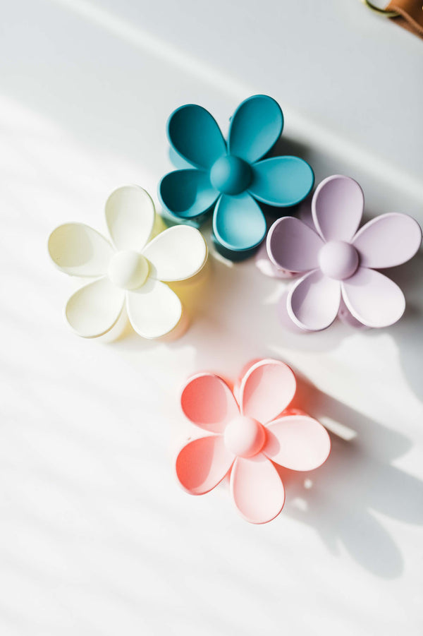 oversized matte flower hair claw clip | lilac