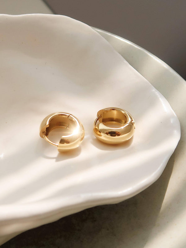 classic hoop earring | 18k gold earrings
