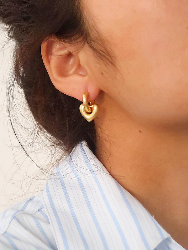 heart hook earring | 18k gold earrings