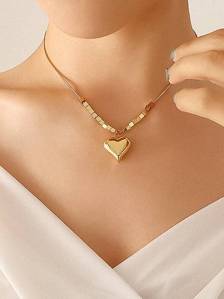 classic heart necklace | 18k gold necklace