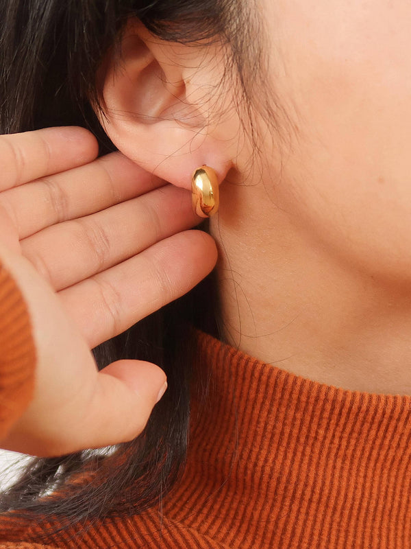 classic hoop earring | 18k gold earrings
