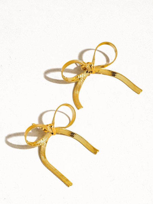 flat bow chain studs | 18k gold earrings