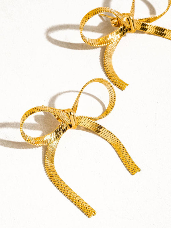 flat bow chain studs | 18k gold earrings