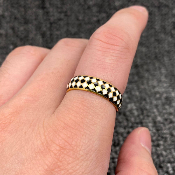 black and white grid | ring