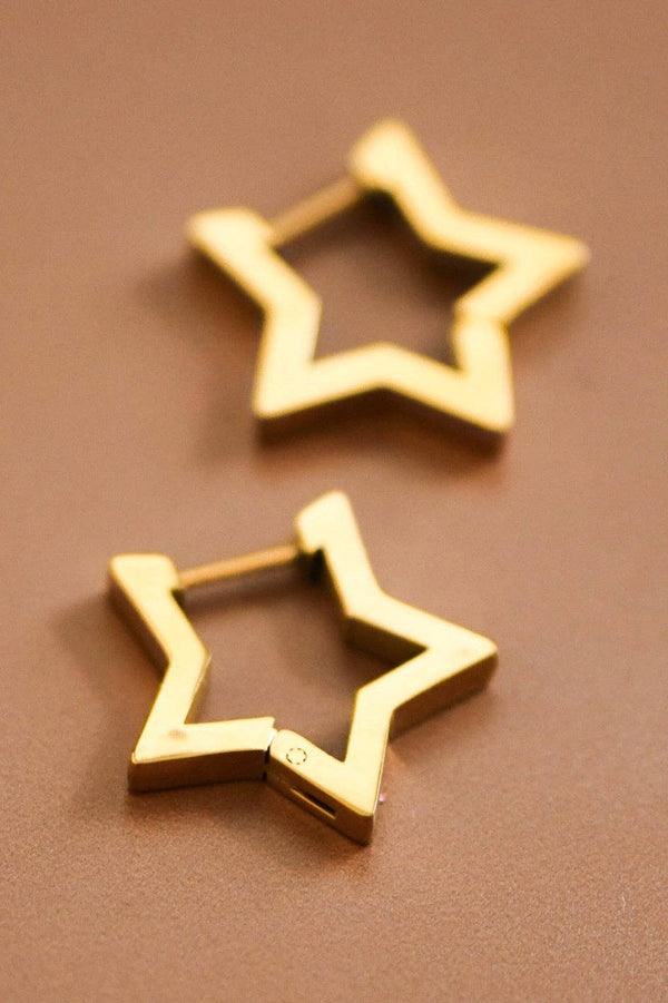 star huggie | earring