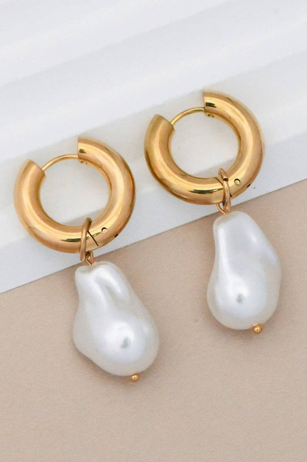 pearl drop | earring