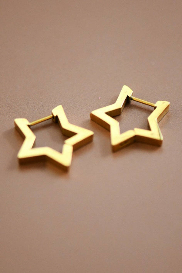 star huggie | earring