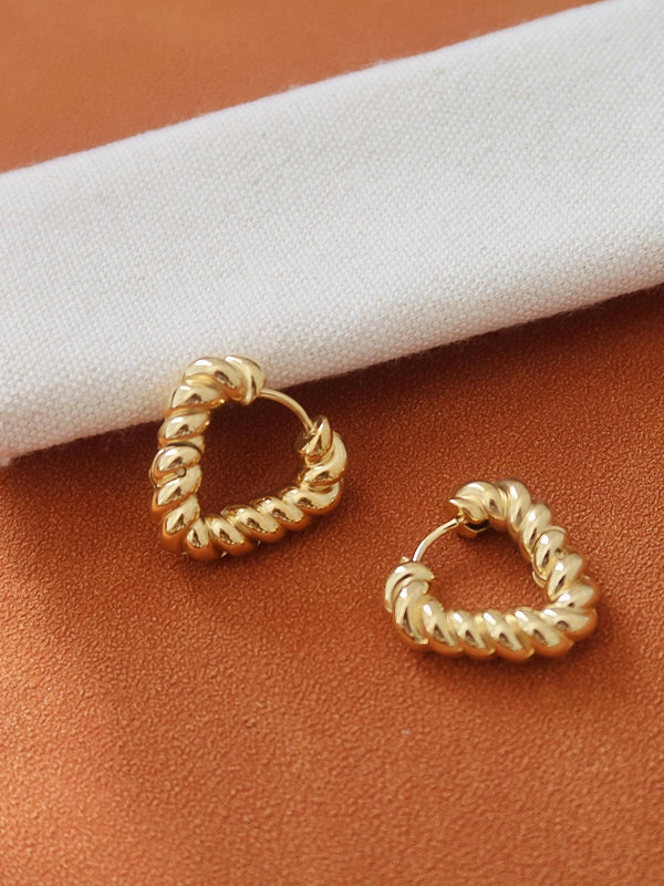 twisted heart hoop earring | 18k gold