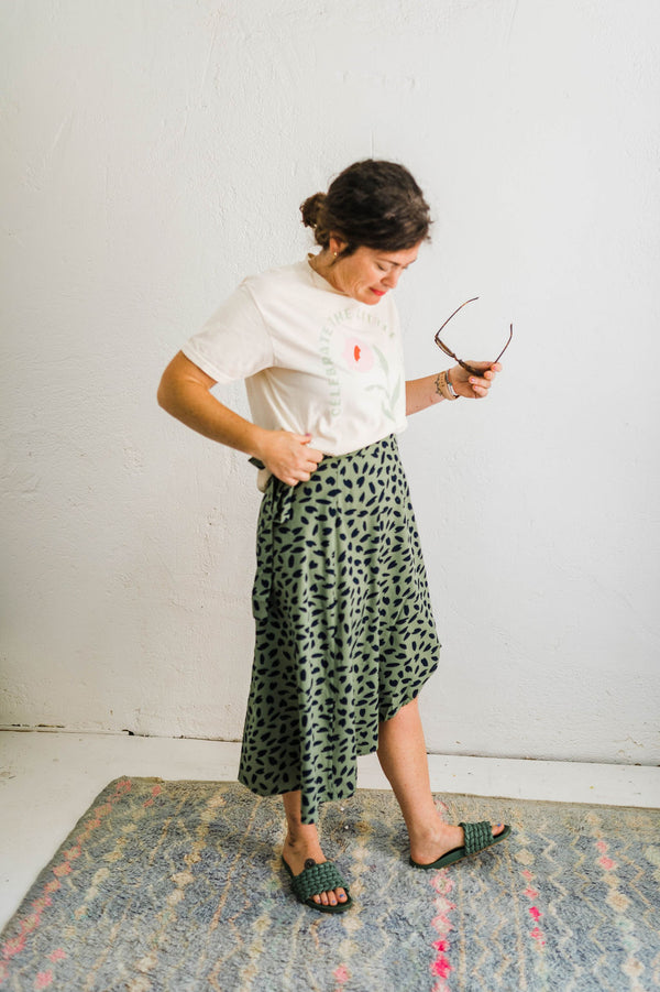 celebrate the little things | cream boxy cropped tee