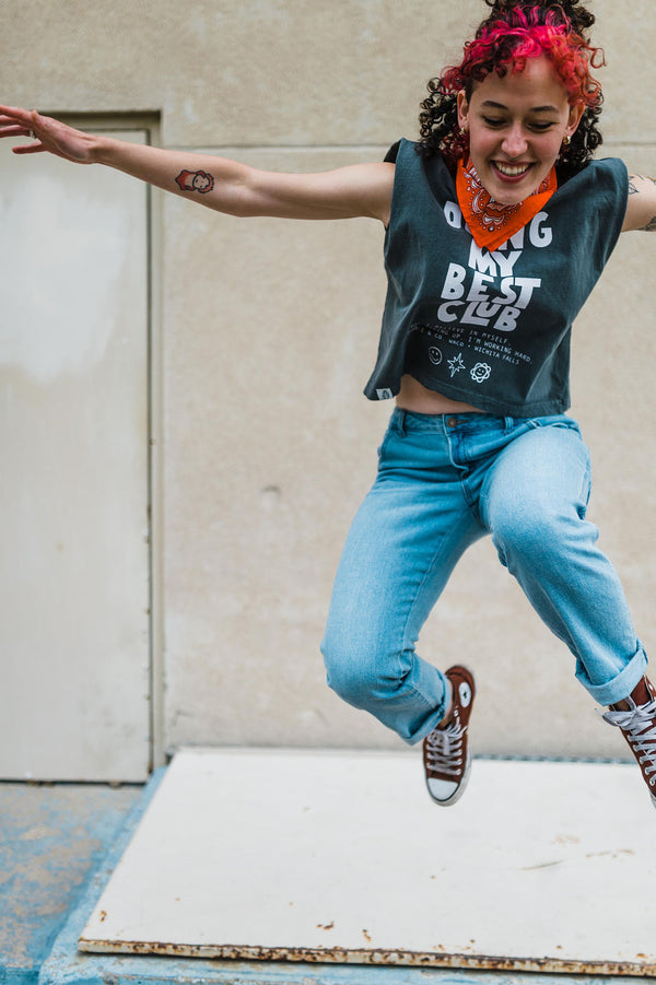 doing my best club | faded black boxy muscle tee