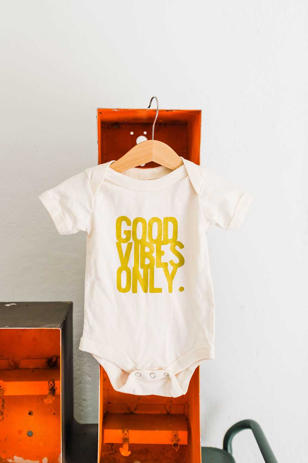 good vibes only | onesie natural