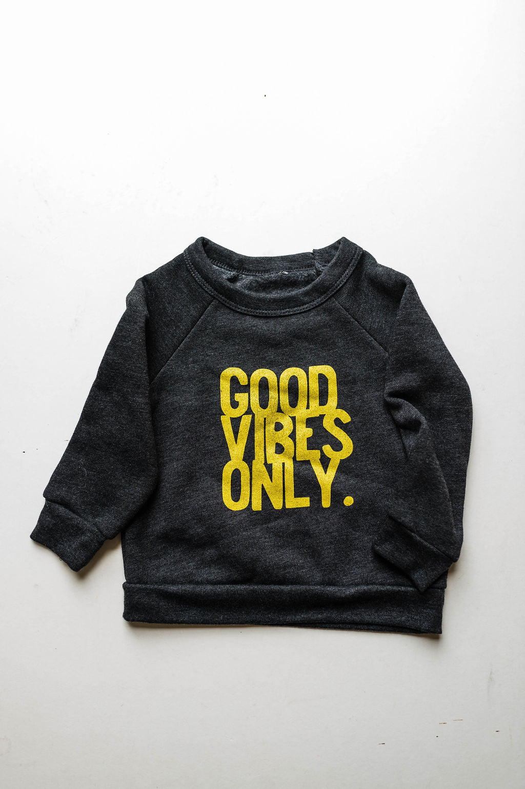 good vibes only | kids charcoal fleece raglan sweatshirt
