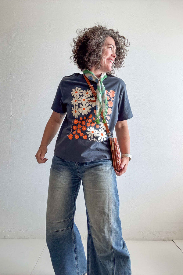 see the good flower | vintage navy crop