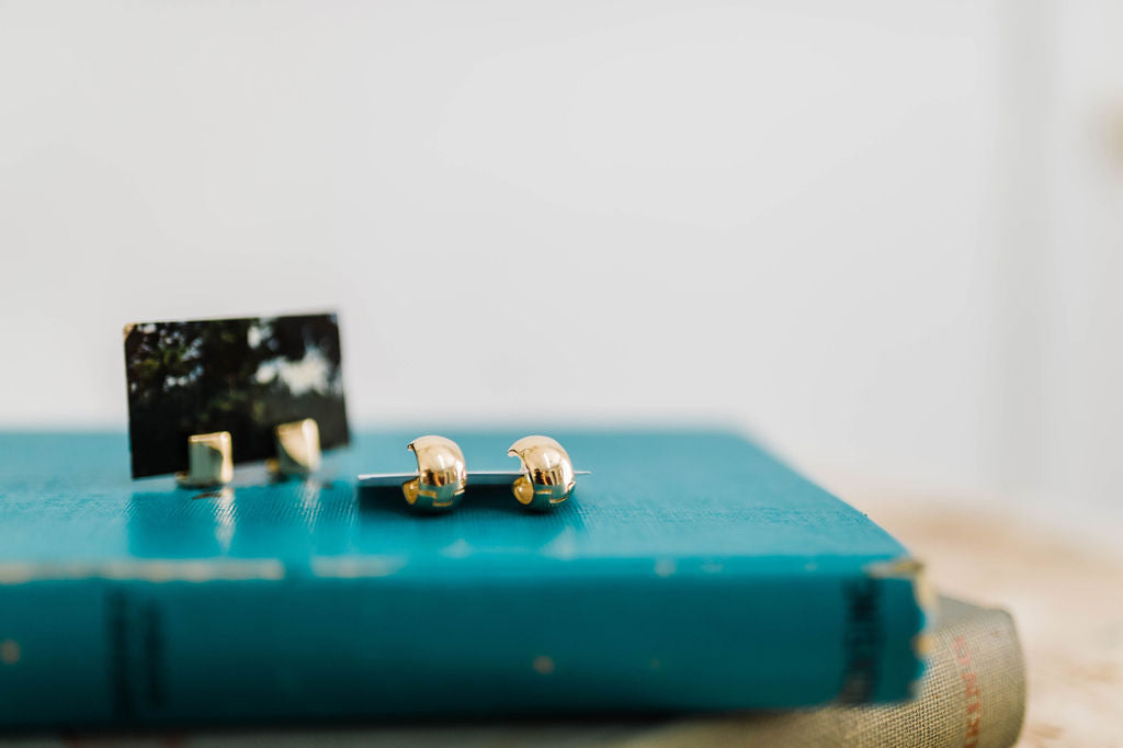square chunky huggie | 18k gold filled earrings