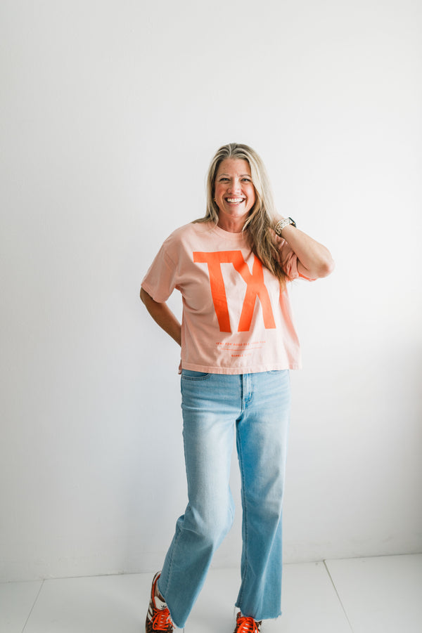 tx | peachy boxy cropped tee