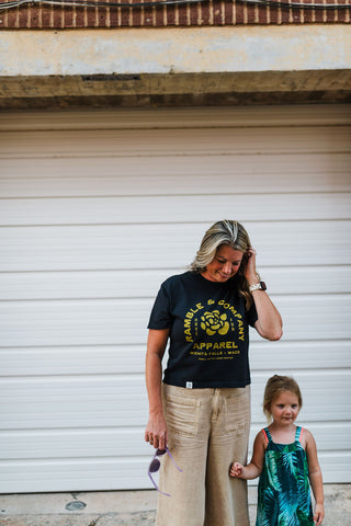 ramble rose | black boxy cropped tee