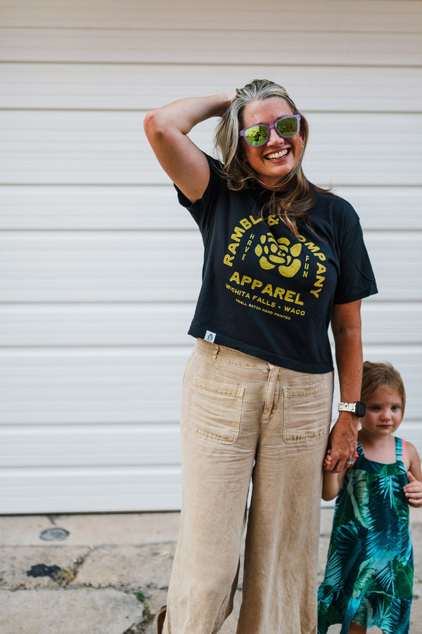 ramble rose | black boxy cropped tee