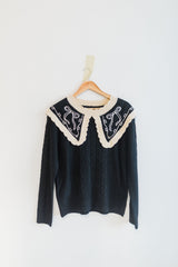 bow embroidered cable knit sweater | black