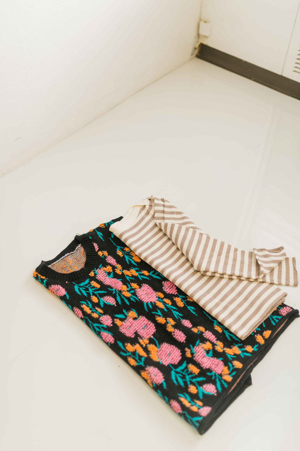 floral sweater vest | black