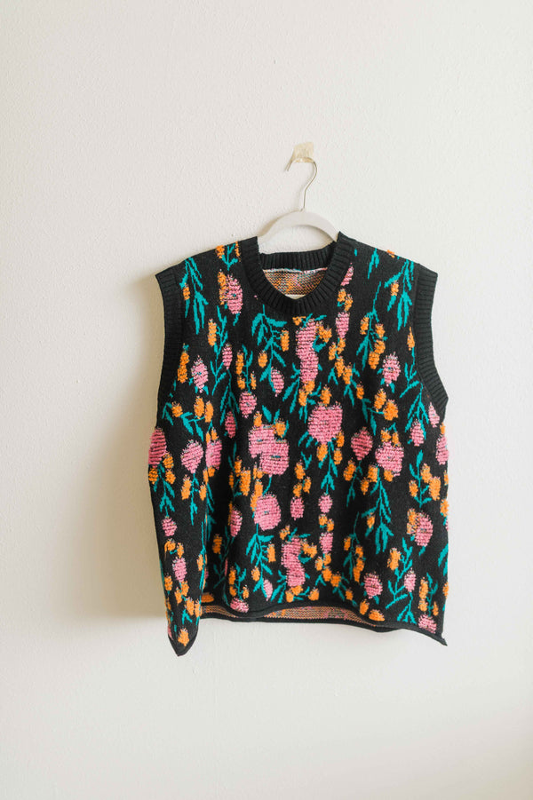 floral sweater vest | black