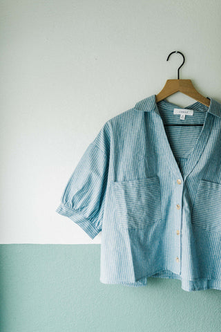 short sleeve button down crop | blue and white stripe