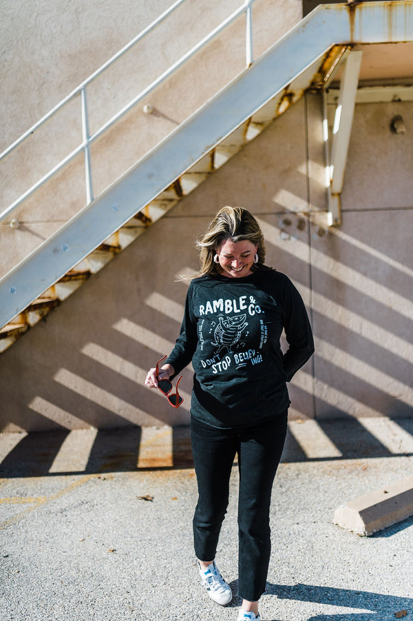 don't stop believing armadillo | vintage black raglan baseball tee