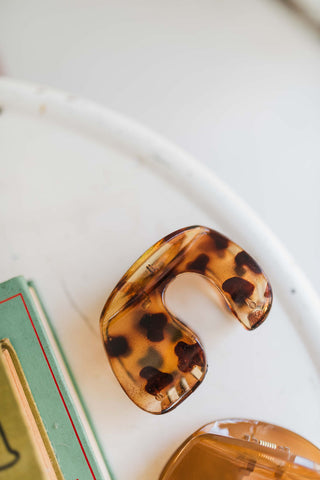 minimalist hair claw clip | leopard