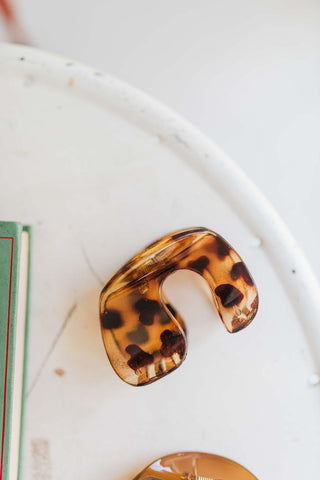 minimalist hair claw clip | leopard