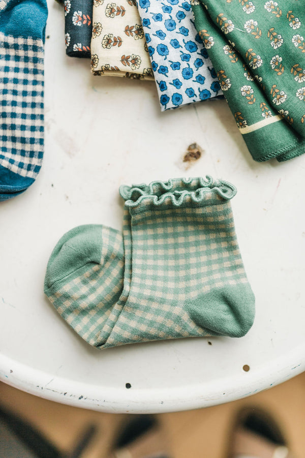 check plaid ruffle socks | green