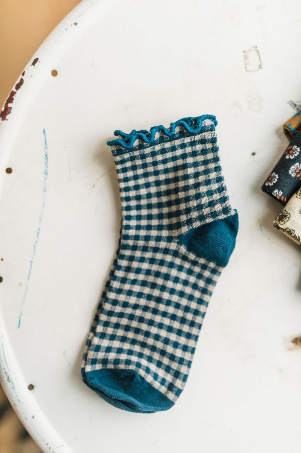 check plaid ruffle socks | navy