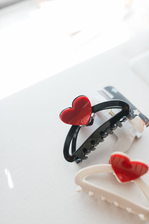 heart claw clip | black + red
