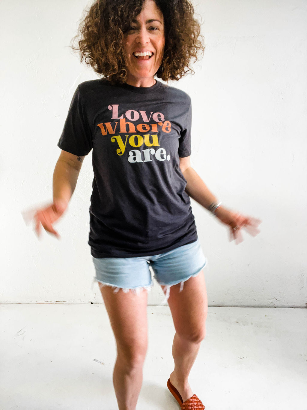 love where you are | charcoal tee