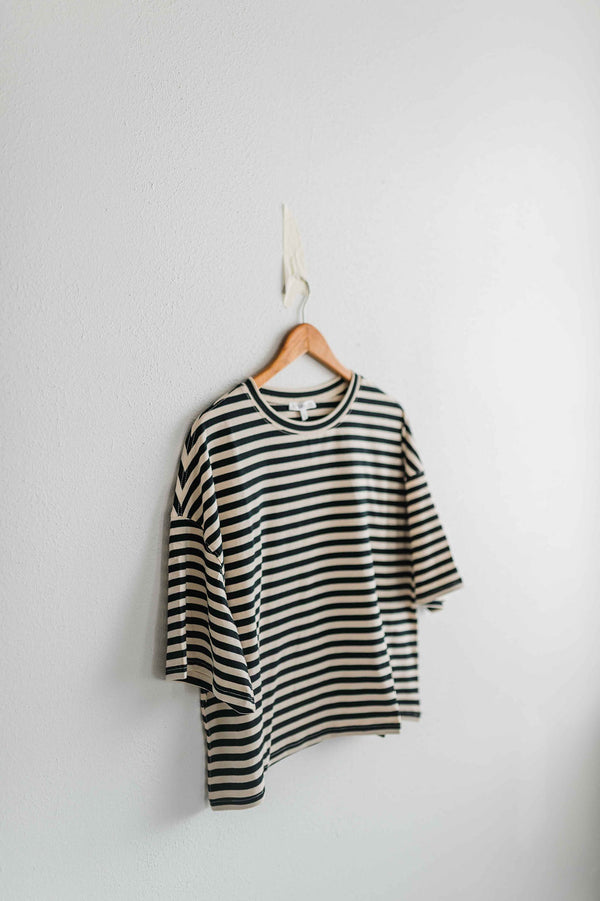 oversized boyfriend tee| black stripe