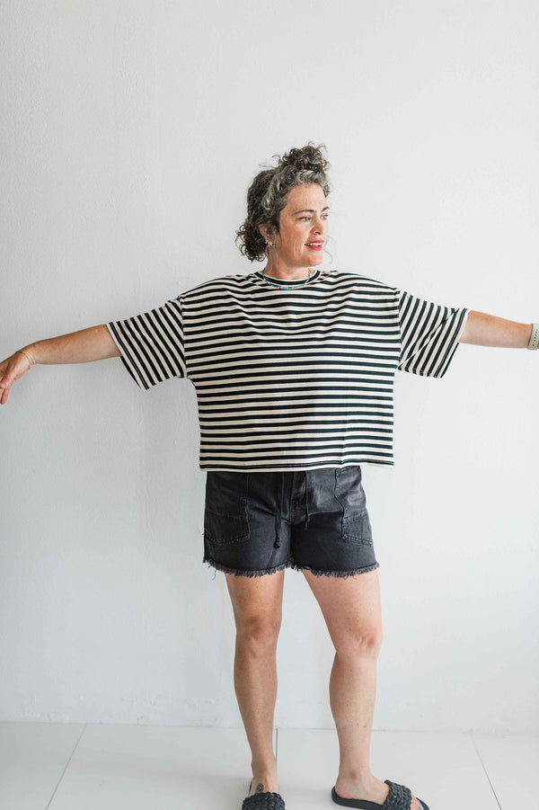oversized boyfriend tee| black stripe