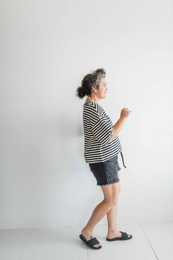 oversized boyfriend tee| black stripe