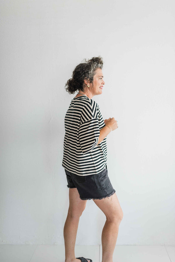 oversized boyfriend tee| black stripe