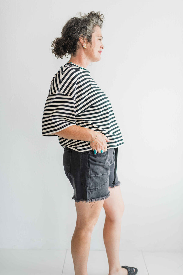 oversized boyfriend tee| black stripe