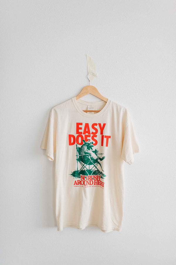 easy does it armadillo parchment | comfort wash unisex tee