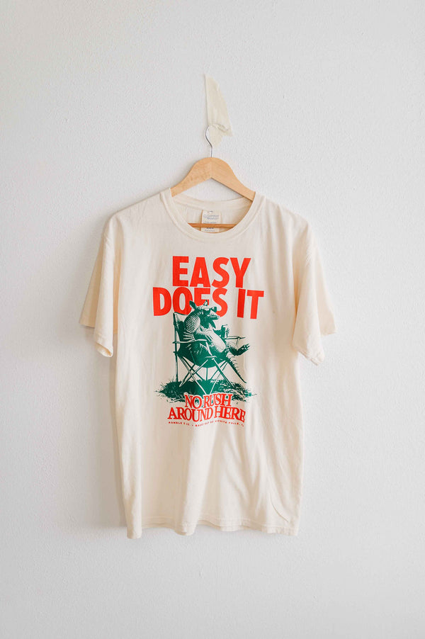easy does it armadillo parchment | comfort wash unisex tee