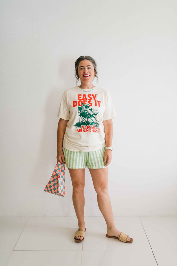 easy does it armadillo parchment | comfort wash unisex tee