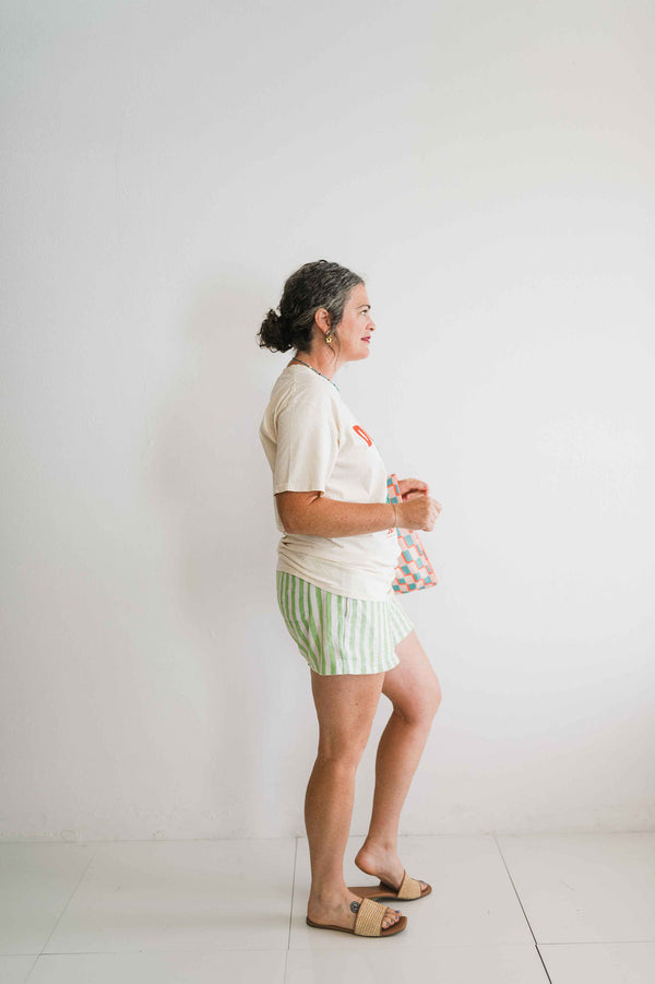 easy does it armadillo parchment | comfort wash unisex tee