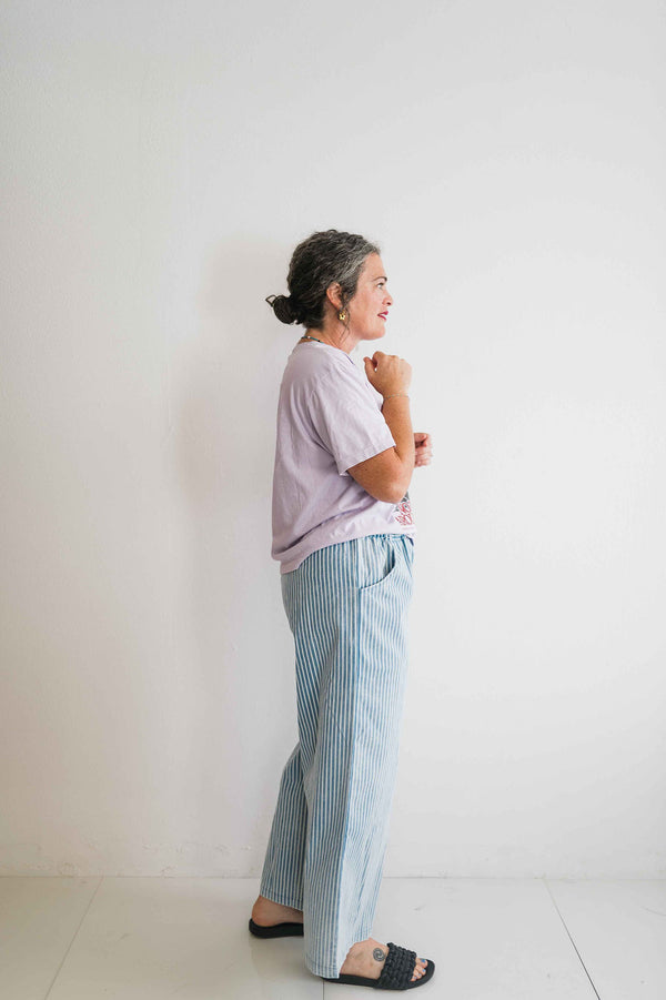 easy does it armadillo | orchid boxy cropped tee
