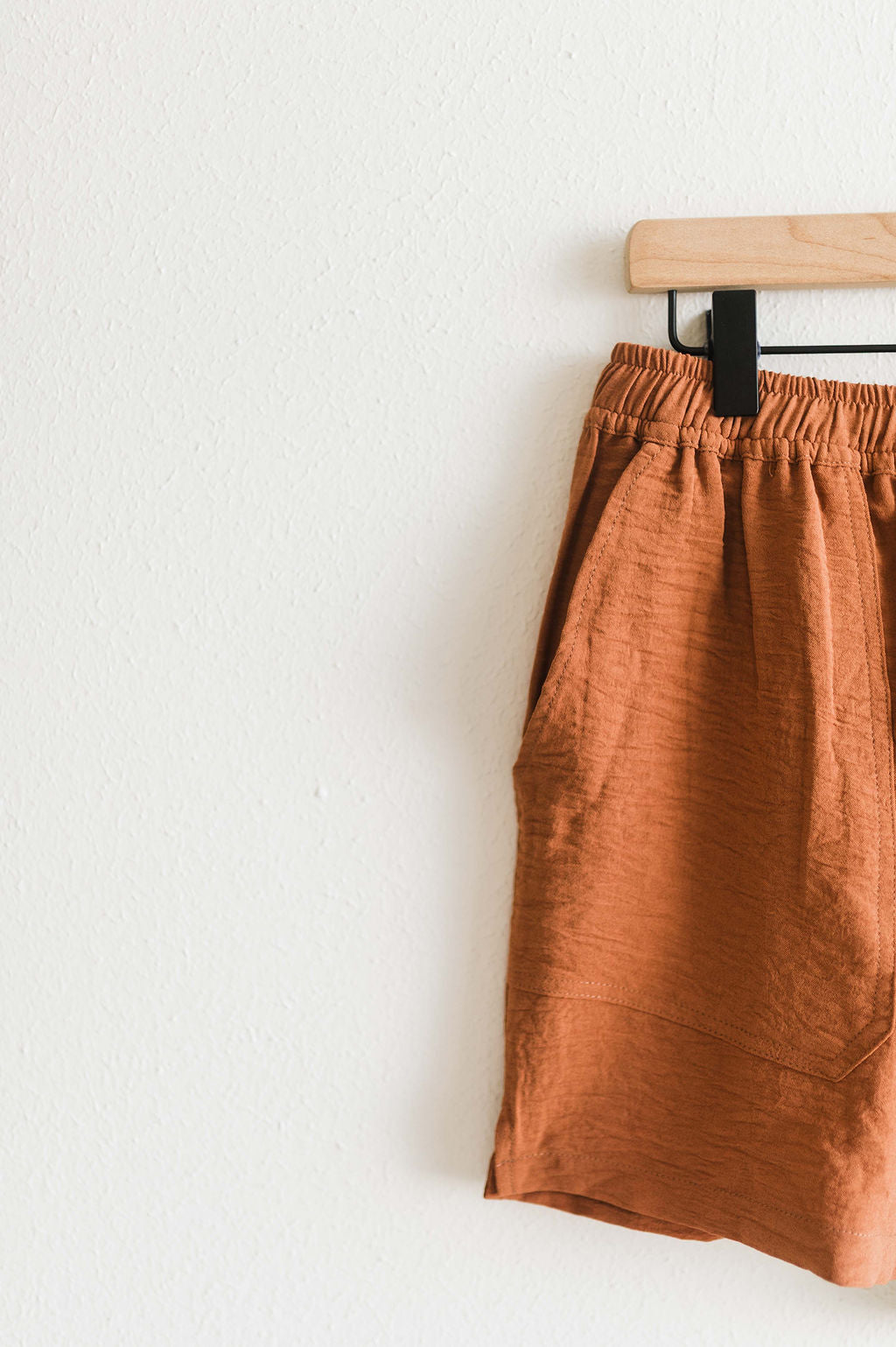 relax fit shorts with pockets | camel – Ramble and Company