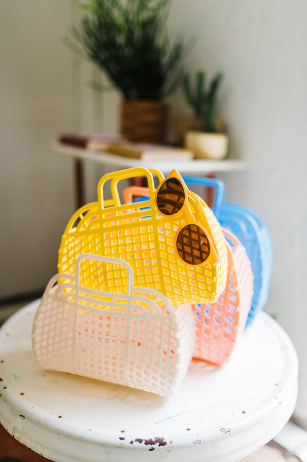 medium retro jelly basket | pearl white